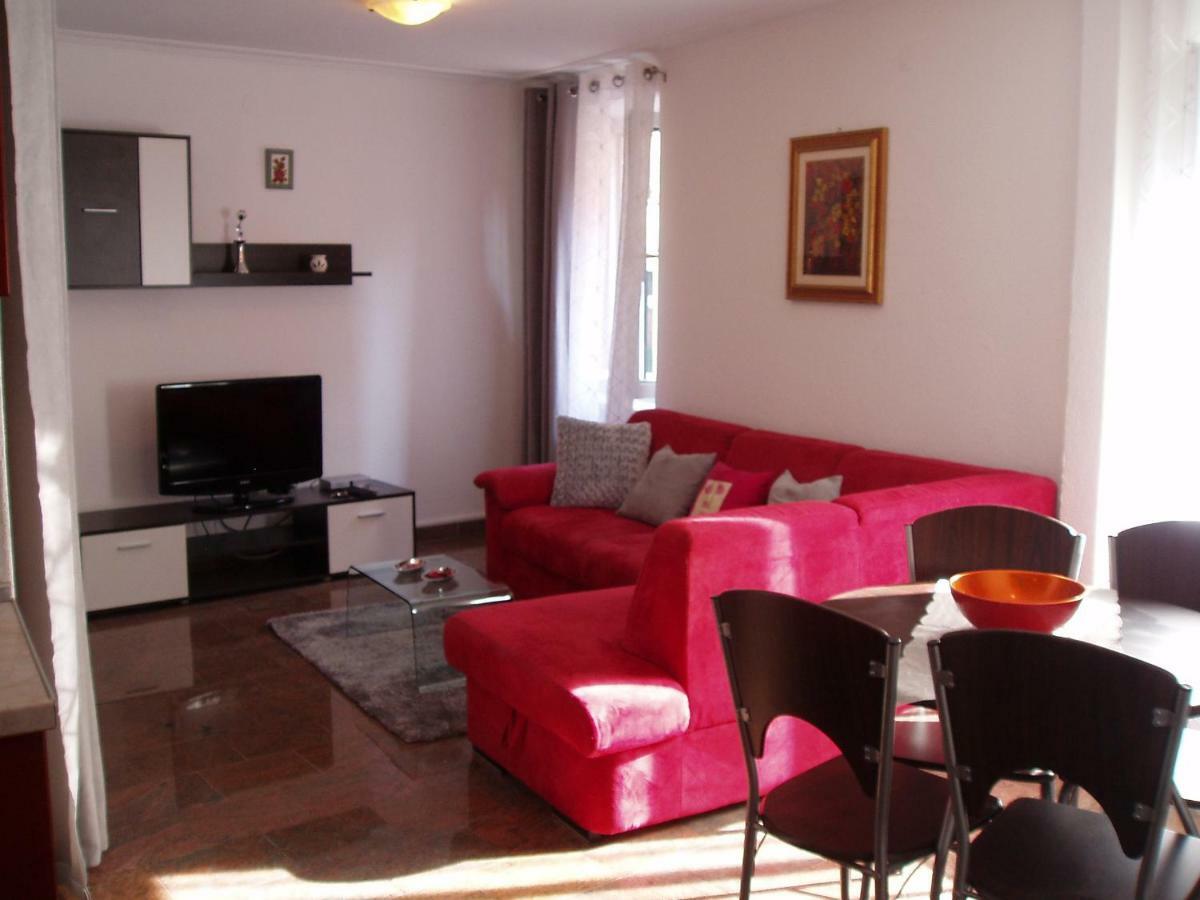 Apartment Oaza Ровінь Екстер'єр фото