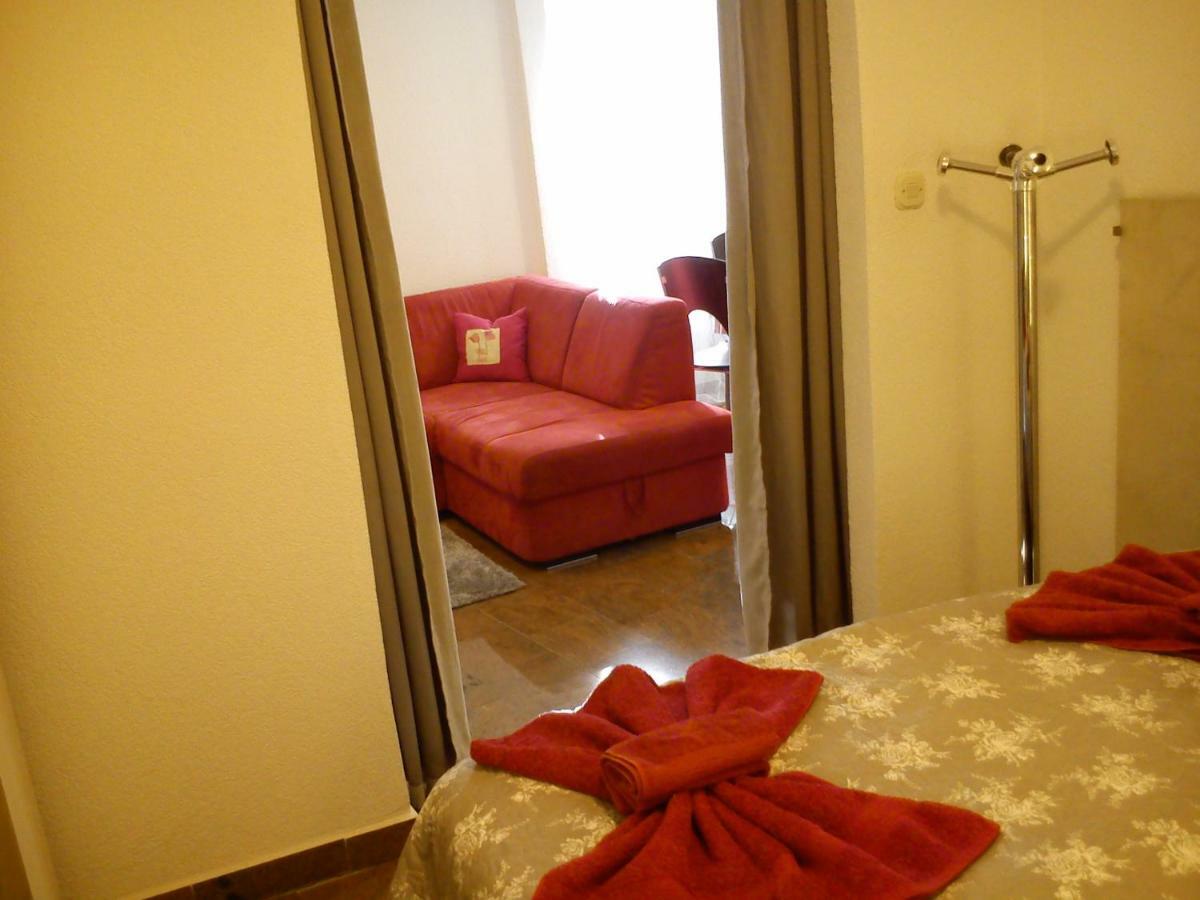 Apartment Oaza Ровінь Екстер'єр фото