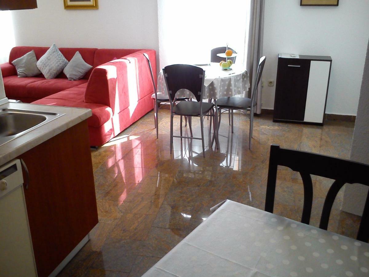 Apartment Oaza Ровінь Екстер'єр фото