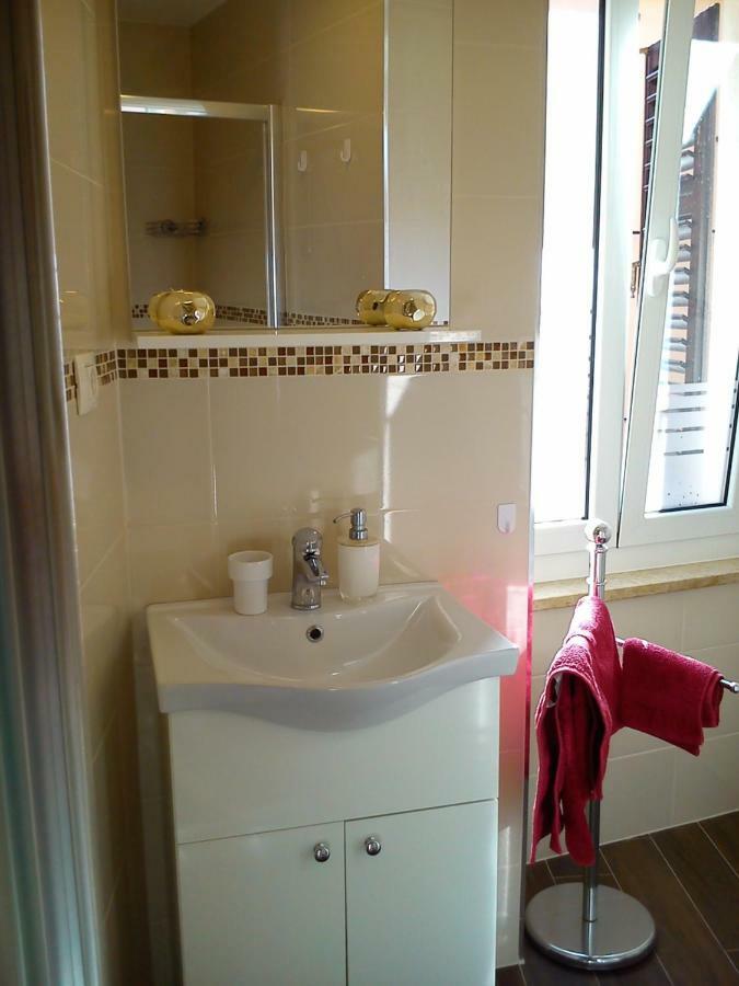 Apartment Oaza Ровінь Екстер'єр фото